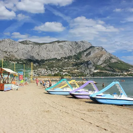 Omis 12194b Apartment Dugi Rat